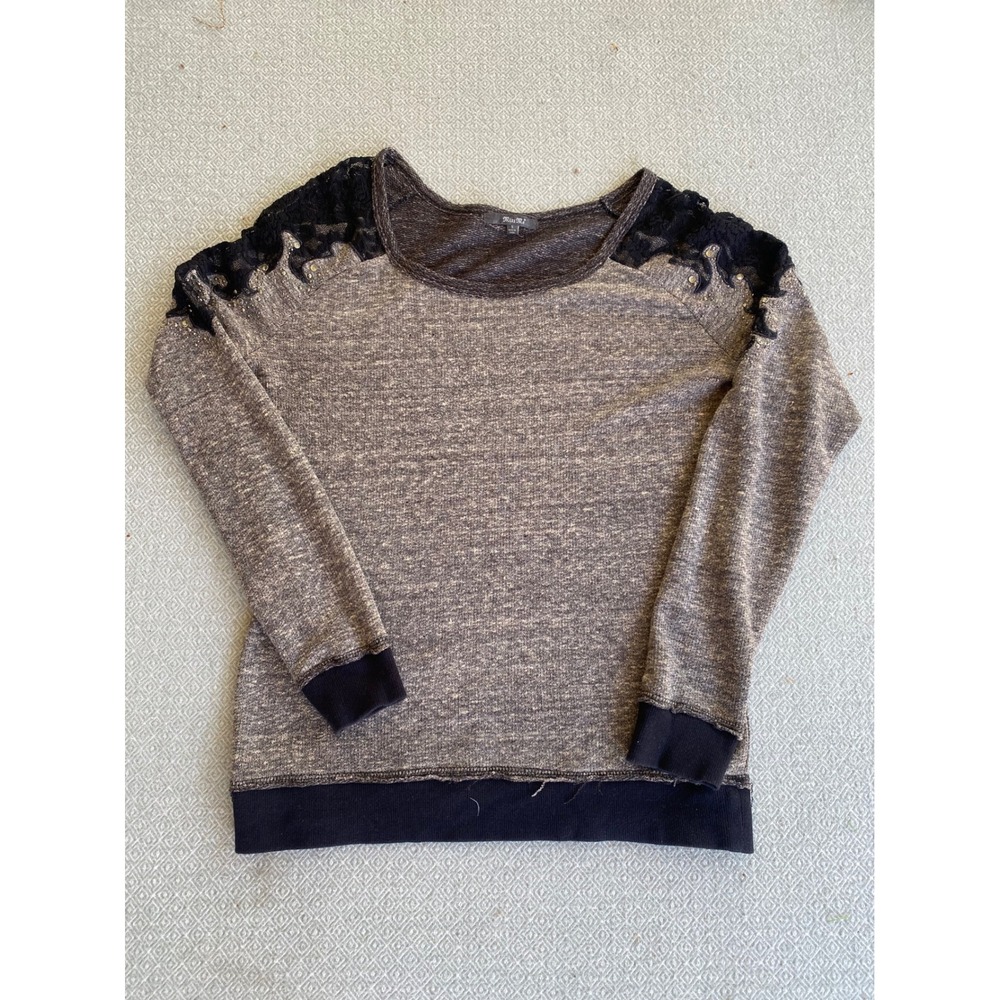 Miss Me Sweatshirt Women Small‎ Gray Black Lace Shoulder Studded Marled Pullover